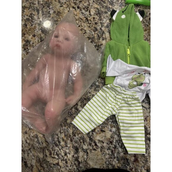 🆕17 Inch Realistic Full Silicone Lifelike Reborn Baby Doll Girl With Open Eyes - Picture 3 of 11